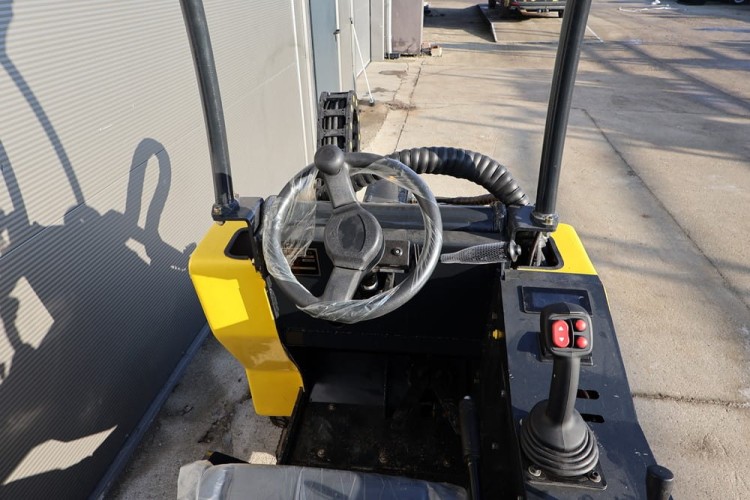 Ładowarka typu avant IB800 Interbauer (12).JPG