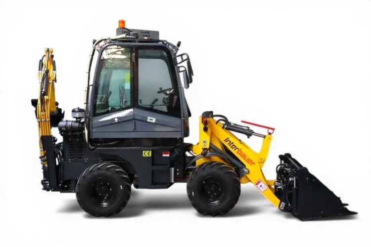 Koparko-ładowarka Interbauer (4).jpg