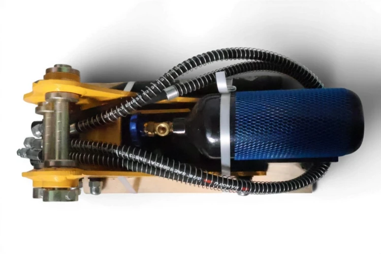 młot wyburzeniowy do minikoparki (3).JPG